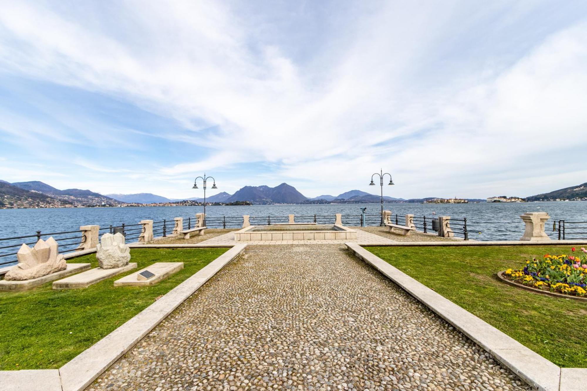 Golden Lake - Luxury Apartment ☆☆☆☆☆ - 100M From The Lake Baveno Extérieur photo